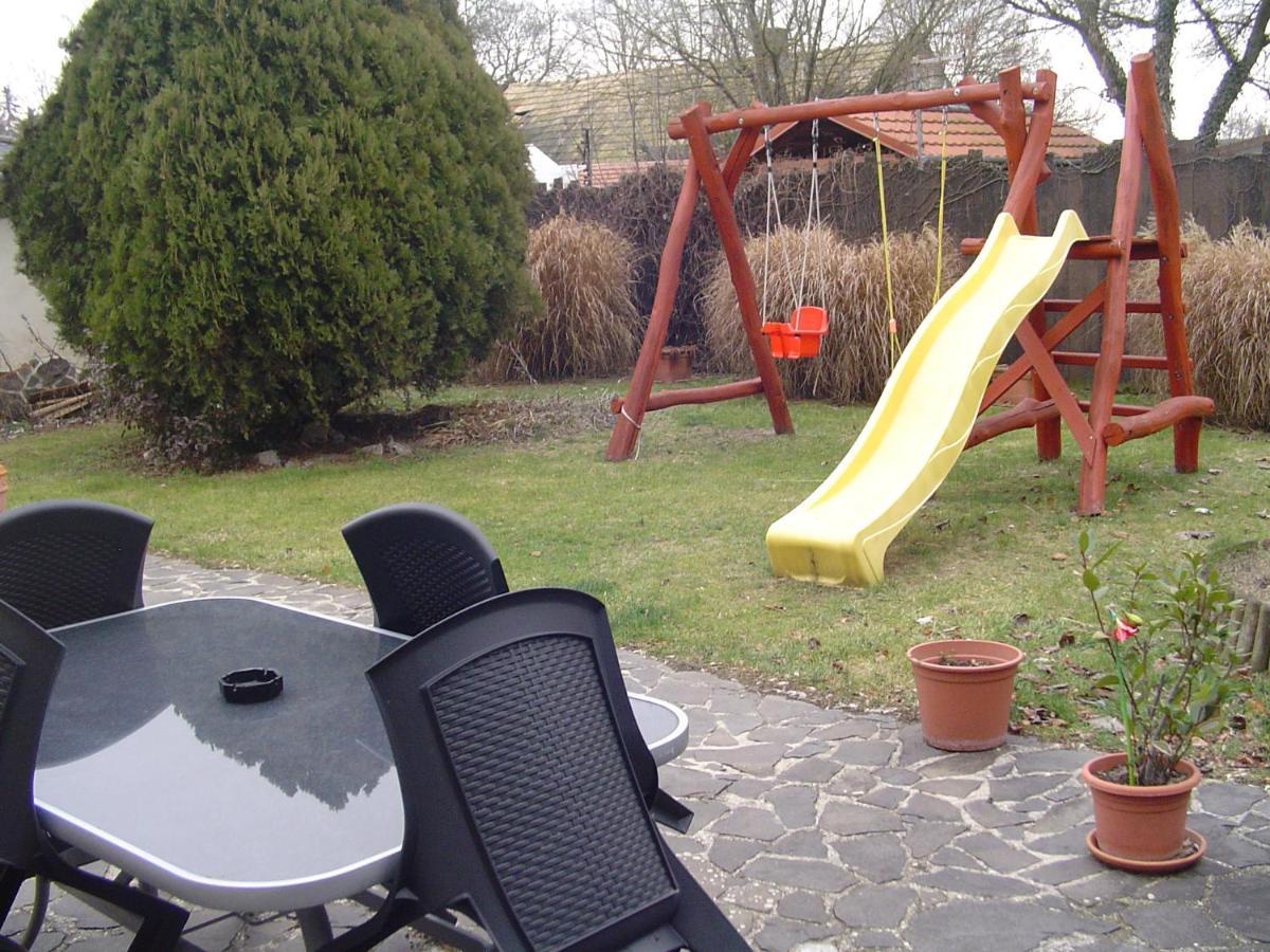 Villa Ametyst Štúrovo Exterior foto